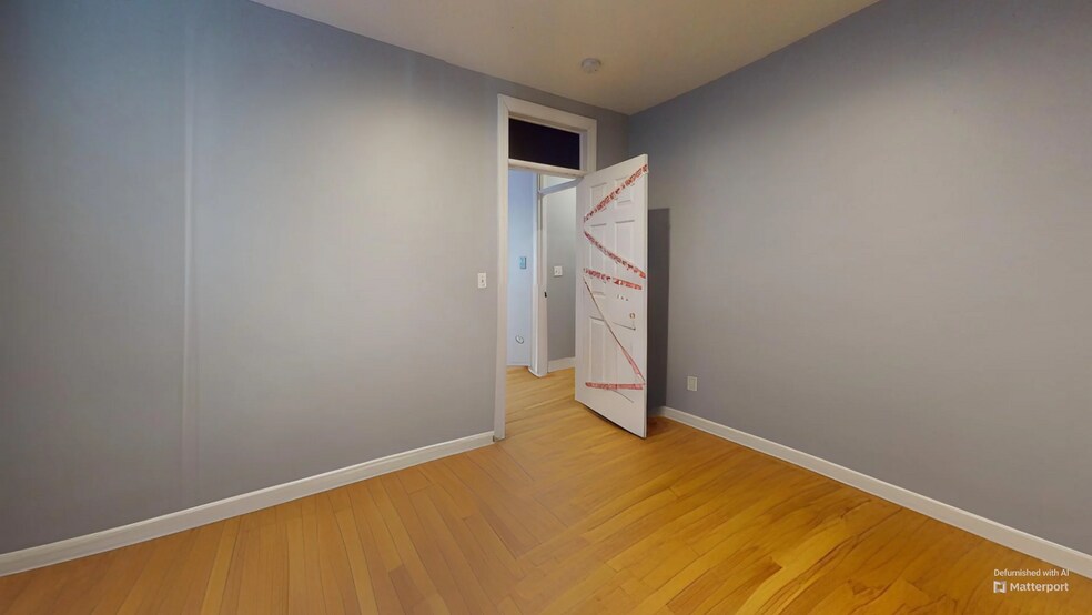 Building Photo - 330 1/2 E St