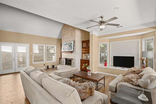 Building Photo - 6108 Cape Coral Dr