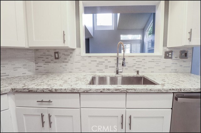 Building Photo - 34 Rainwood