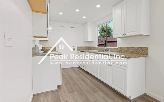 Building Photo - Updated 4bd/2ba North Sacramento Home with 2 Car Garage