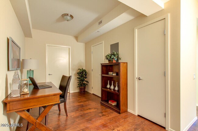 Building Photo - 7161 E Rancho Vista Dr