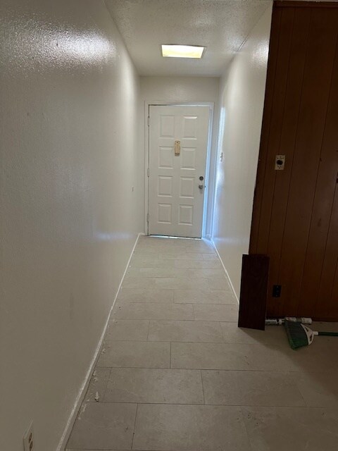 Building Photo - 3719 Tiffany Dr