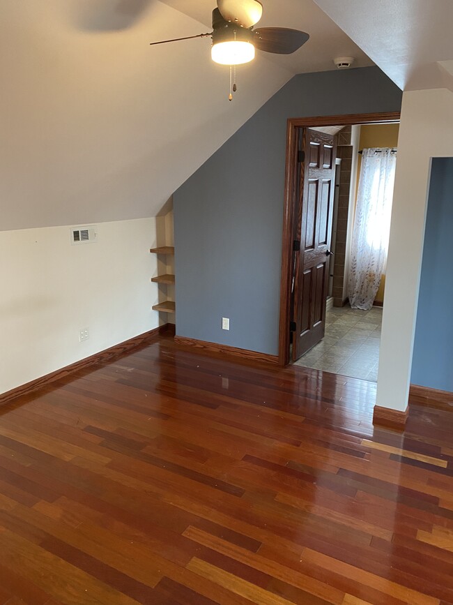 Upstairs bedroom #3 - 4507 Walnut St