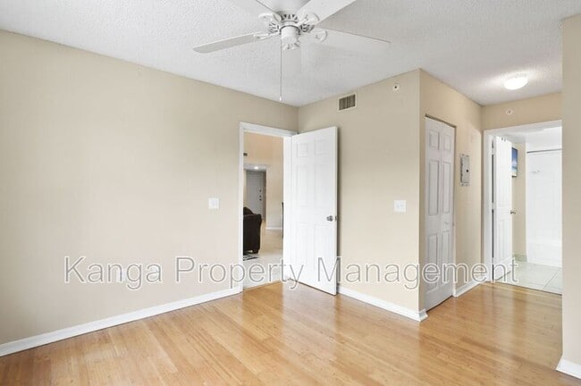 Building Photo - 4159 N Haverhill Rd