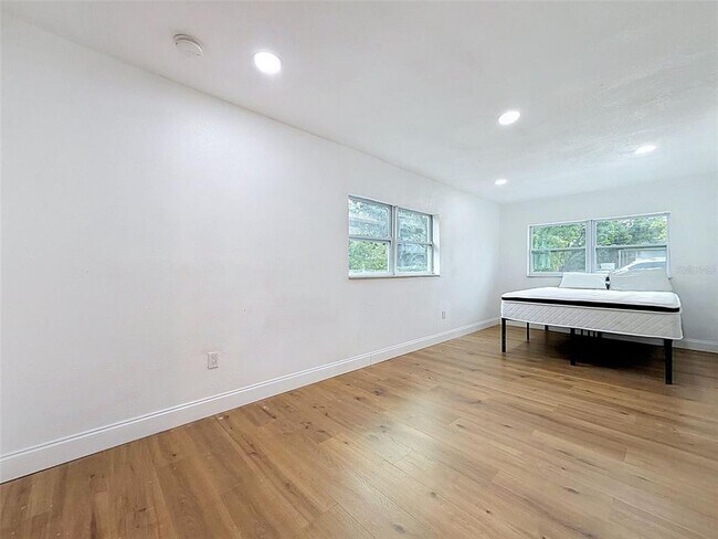 Building Photo - 3316 W Nassau St