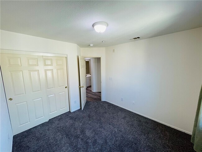 Building Photo - 33590 Willow Haven Ln