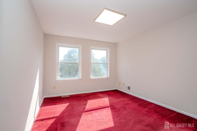 Building Photo - 27 Samantha Dr