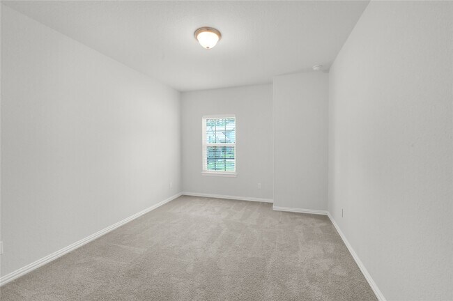 Building Photo - 175 Gray Pne Grv