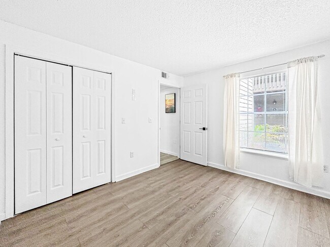 Building Photo - 2500 Winding Creek Blvd
