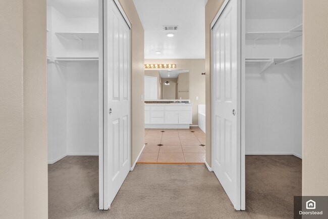 Building Photo - 30958 Mashie Way