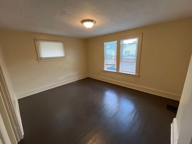 Building Photo - 357-359 Midland Ave