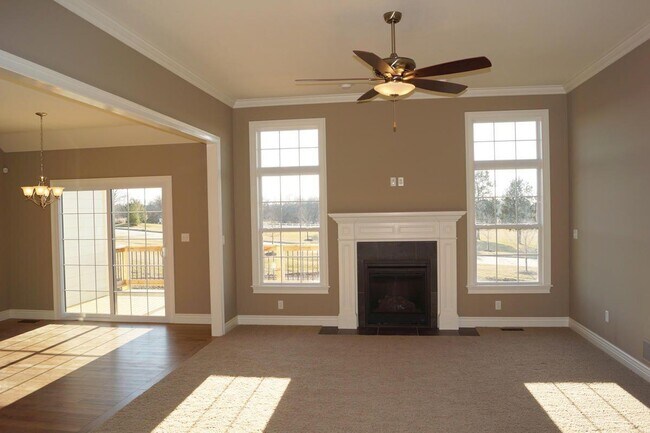 Building Photo - 1923 Lasso Cir