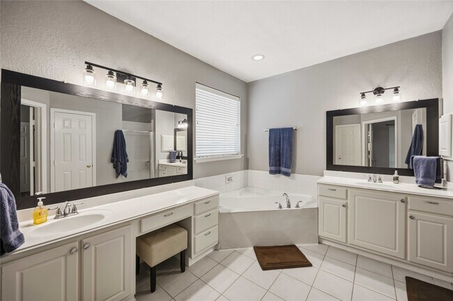 Building Photo - 3711 Hill Family Ln