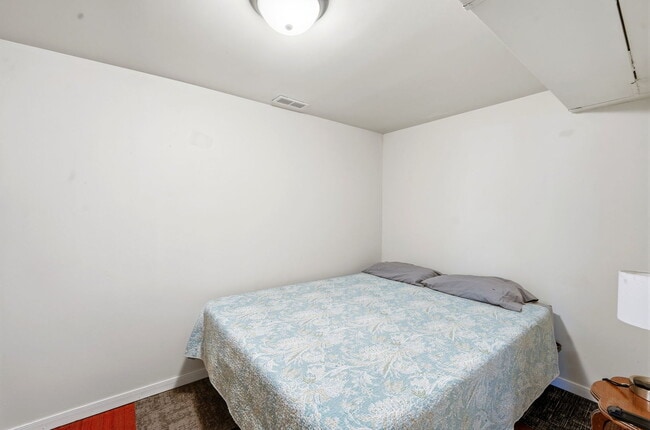 Building Photo - 1637 S St Louis Ave