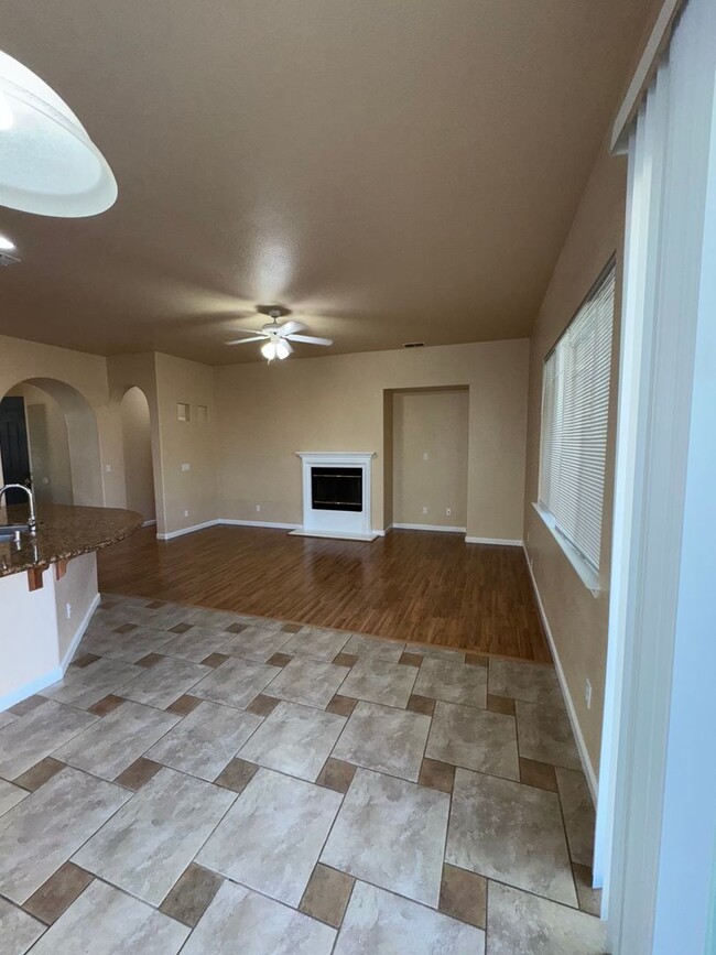 Building Photo - A Great House to Call Home!