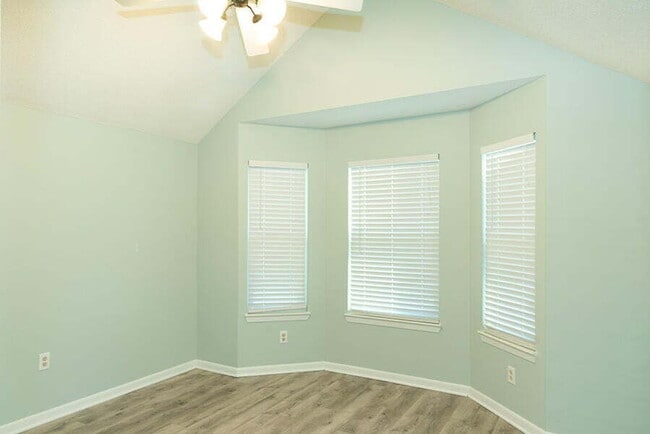 Building Photo - "Charming 3-Bedroom Retreat in Mary Esther!"