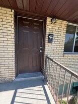 Building Photo - 162 N 400 E