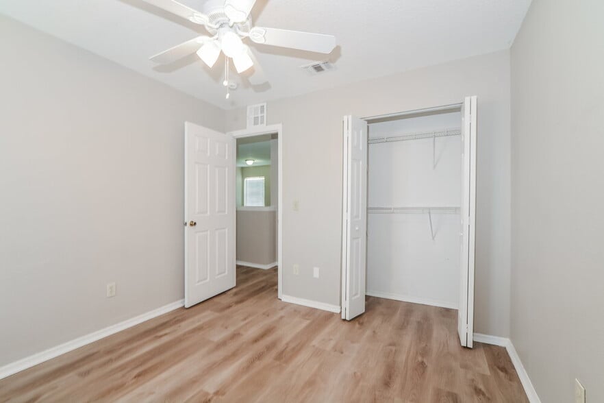 Building Photo - 1018 Corkwood Dr