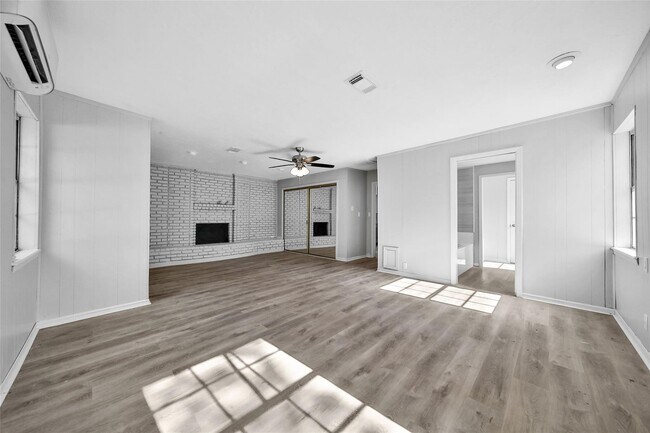 Building Photo - 13426 Balcrest Dr