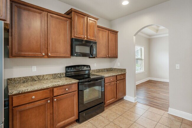 Building Photo - Crestview: 4 Bedrooms in Liberty Oaks