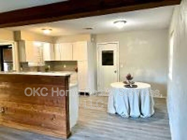 Building Photo - 6812 S Land Ave