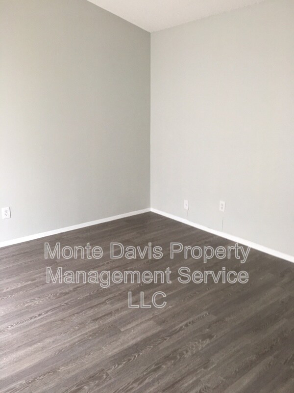 Building Photo - 11800 Alpheus Ave