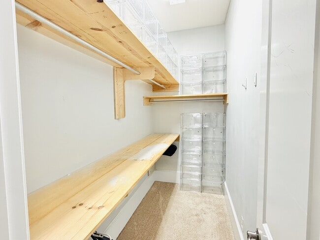 Building Photo - 33 Golden Spur Ln