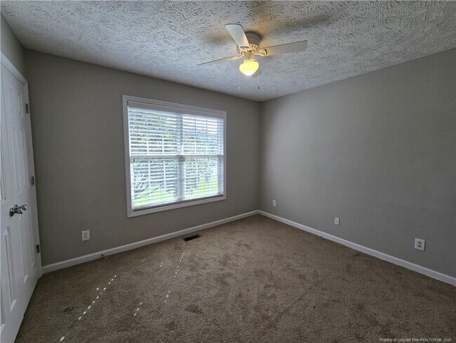 Building Photo - 1019 Canter Ln