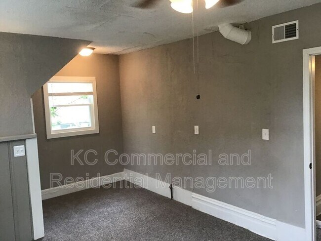 Building Photo - 107 Clinton Pl