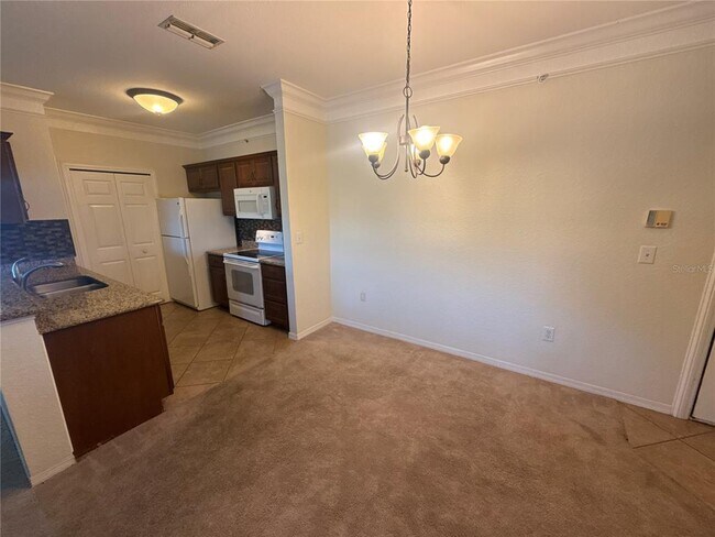 Building Photo - 5463 Vineland Rd