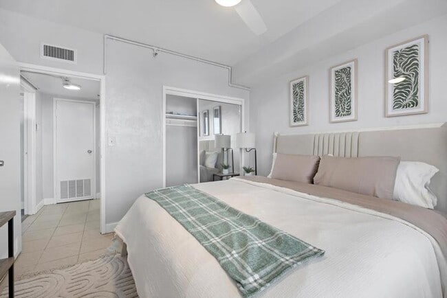 Building Photo - 311 W Ashley St