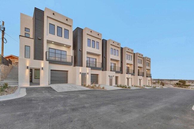 Building Photo - 1519 Golden Hill Terrace
