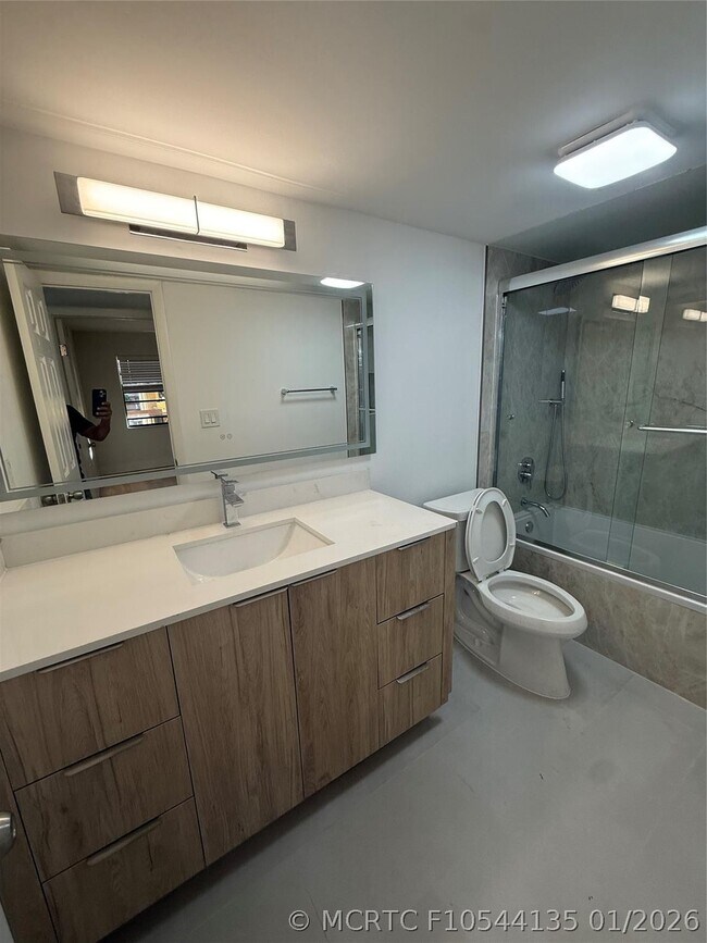 Building Photo - 2075 Coral Ridge Dr