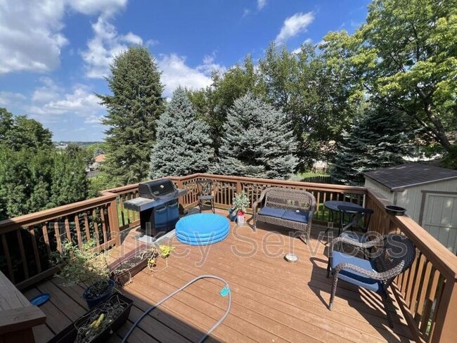 Building Photo - 405 Fort St