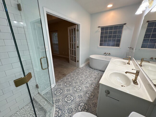 Building Photo - 1168 Lake Greenwood Dr