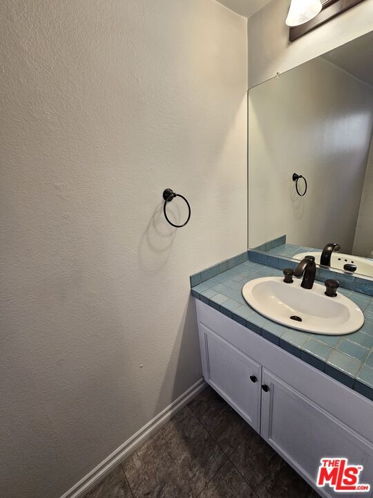 Building Photo - 1957 N Bronson Ave