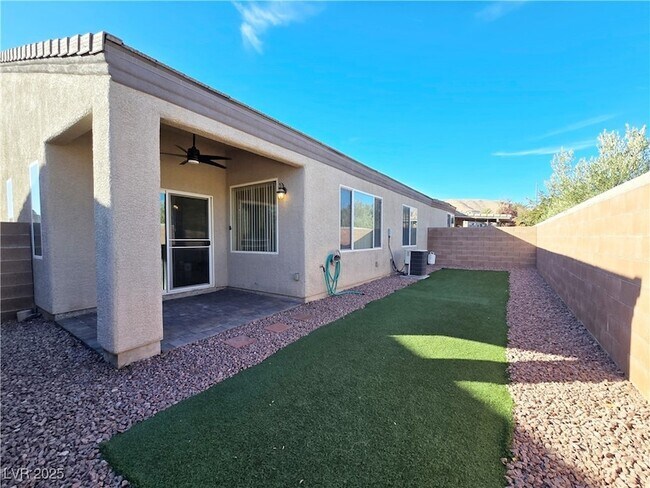 Building Photo - 9818 Nicova Ave