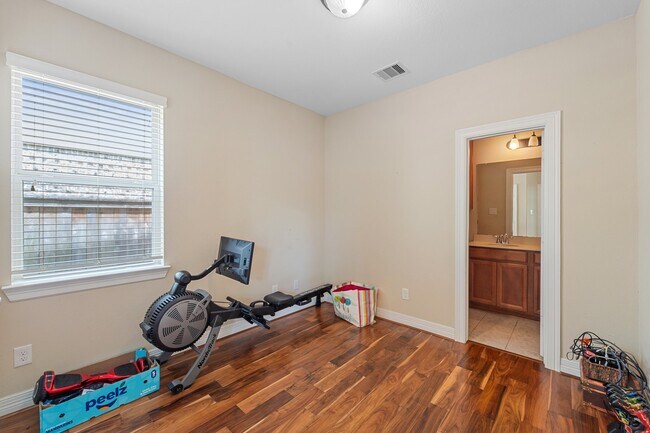 Building Photo - 5515 Mangrove Creek Ln