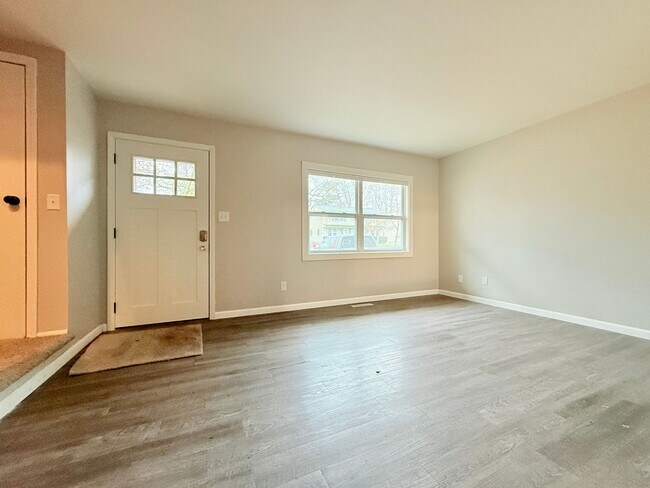 Building Photo - Pennoyer 1703/1705