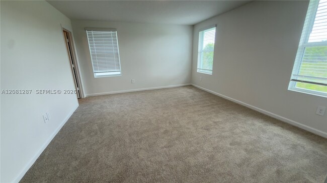 Building Photo - 568 Salisbury Cir