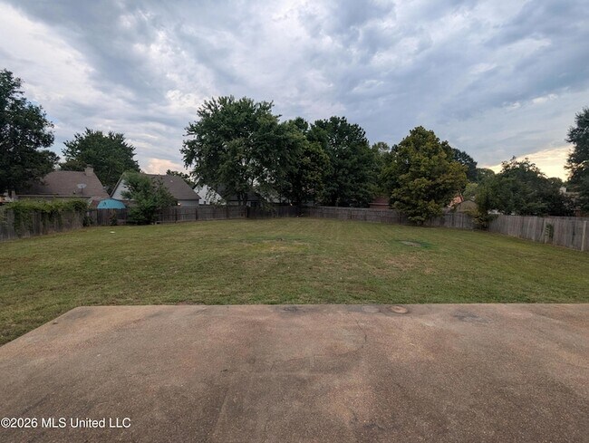 Building Photo - 2872 Waverly Dr