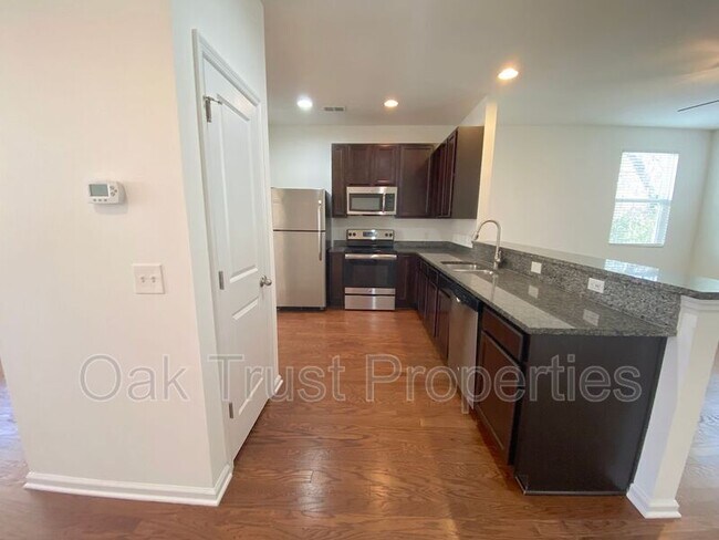 Building Photo - 9139 Parlor Dr