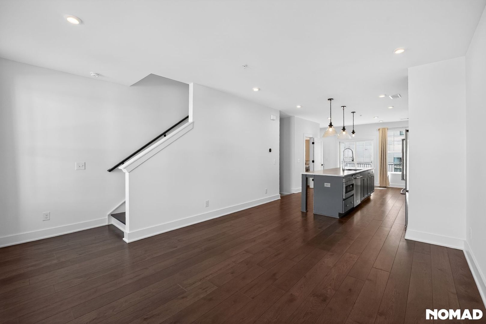 Building Photo - 201 New St