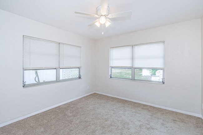 Building Photo - Central Gulfport - 3 Bedroom 2 Bath Home