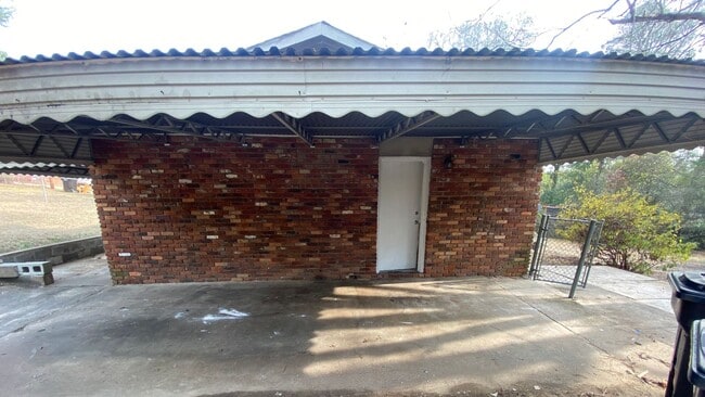 Building Photo - **AVAILABLE NOW**East Columbus 3 Bedroom / 1 Bathroom Home for Rent***