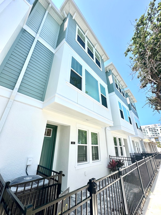 Building Photo - 3109 4th Ter N