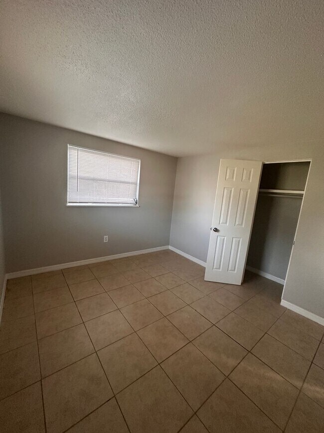 Building Photo - $500 off move in special 2 bedroom 1 bath ...