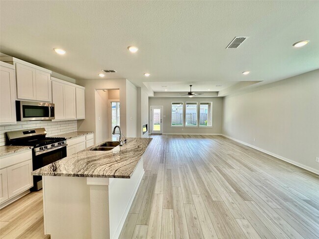 Building Photo - 21619 Flannel Bush Ln