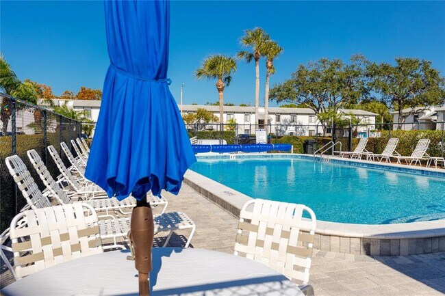 Building Photo - 209 Cypress Ct