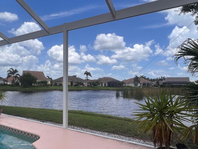 Building Photo - 2BR+Office with sleeper/2BA Single Family ...